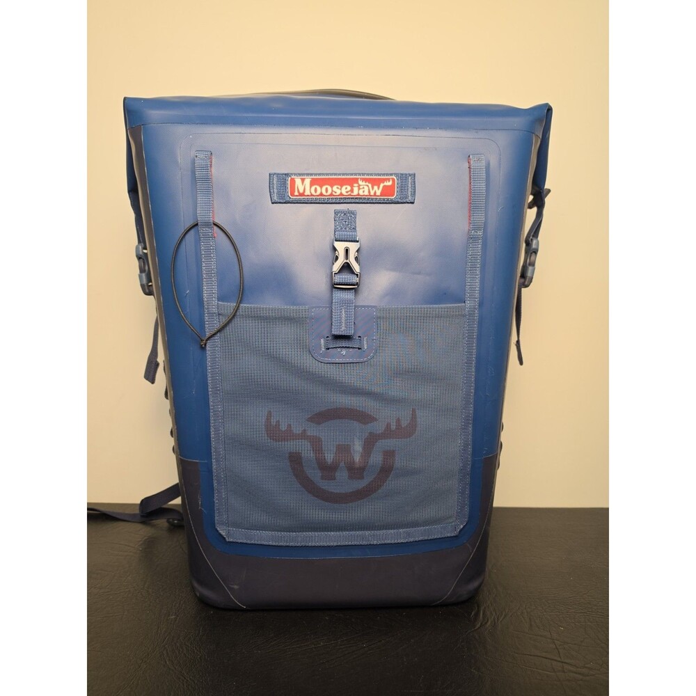 Moosejaw 24+ Can Midnight Blue Chilladilla Soft-Sided Backpack Cooler Hiking
